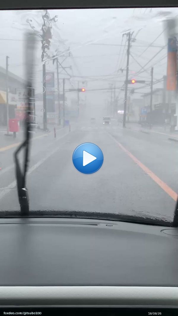台風14号被害状況、宮崎市では信号機がおかしなことに。 #台風14号 #宮崎市 #信号機