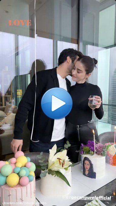 سركان تشاي اوغلو يحتفل مع زوجته اوزغي غوريل بيوم ميلادها  #Serkan&Ccedil;ayoğlu #&Ouml;zgeG&uuml;rel