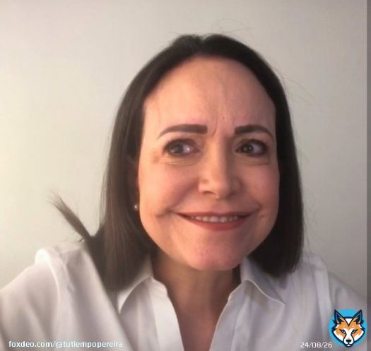 La Psicópata solo es feliz, cuando sabe que le está causando algún daño al pueblo venezolano, cuando sabe que perjudica a la clase trabajadora, eso le causa 'extasis'. Así de miserable es su existencia, gente como la Psicópata nunca va a gobernar en n Venezuela.