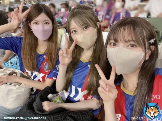 橘ゆりかさんとスパガの帆風ちゃんと 一緒に観戦してました  ゆりかさんとはお久しぶりに会えて ほのかちゃんとは初めていっぱい話せて、良い時間だった  #FC東京 #fctokyo