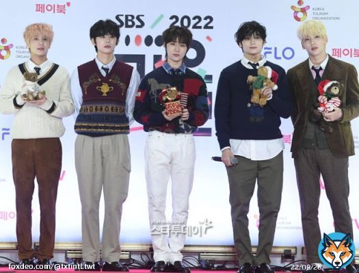 .@TXT_members at SBS Gayo Daejeon 2022 (Red Carpet) &ndash; Media Photos (1)   #TXTatSBS가요대전 TXT AT SBS GAYO DAEJEON #TOMORROW_X_TOGETHER