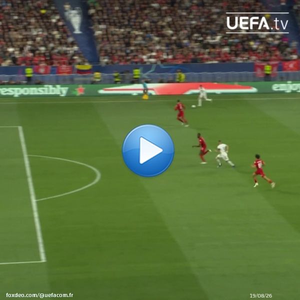 Vin&iacute;cius J&uacute;nior se pla&icirc;t face &agrave; Liverpool       #UCLvideo | #UCL | #Vinicius | #LIVRMA J-