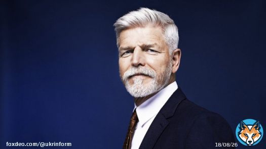 Новим президентом Чеської Республіки став колишній військовий Петр Павел. У другому турі виборів він отримав 58,32% голосів виборців. Під час передвиборчої дуелітвін заявив, що хотів би відвідати Київ  Новий президент Чехії. Що про нього відомо