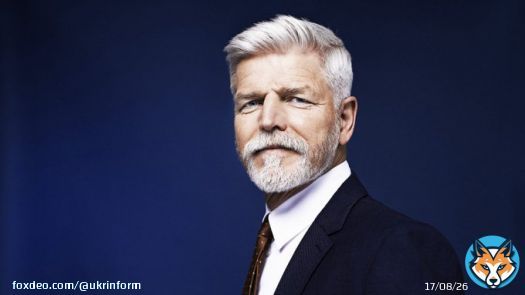 Новим президентом Чеської Республіки став колишній військовий Петр Павел. У другому турі виборів він отримав 58,32% голосів виборців. Під час передвиборчої дуелітвін заявив, що хотів би відвідати Київ  Новий президент Чехії. Що про нього відомо