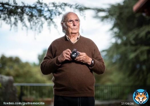 Ha fallecido Carlos Saura con 91 a&ntilde;os. Sin duda de los mejores directores de cine en Espa&ntilde;a. Con sus pel&iacute;culas he re&iacute;do, llorado, me he angustiado, reflexionado&hellip; Sus pel&iacute;culas son cl&aacute;sicos atemporales:La caza, La prima Ang&eacute;lica, Deprisa deprisa, Taxi&hellip; Que la tierra le sea leve