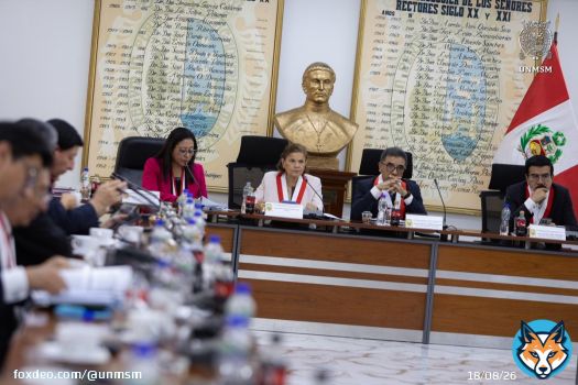 Durante la reunión, el Consejo Universitario aprobó la actualización del Reglamento General de la Actividad Académica Docente, que incorpora modificaciones debidamente sustentadas desde los enfoques técnico y legal, en concordancia con lo establecidoo por la SuperintendenciaShow more