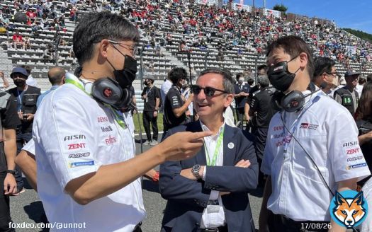 ル・マン24時間を主催するフィヨン会長が、トヨタの水素カローラクロスを富士で試乗 2024以降のル・マンで水素自動車の参戦を検討 - Car Watch  @car_watchより