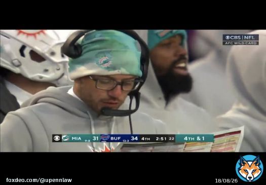 McDaniel looked confused AF when calling this play before the delay of game penalty.  Looked at his playchart like it was written in nintendo. @MiamiDolphins @BuffaloBills