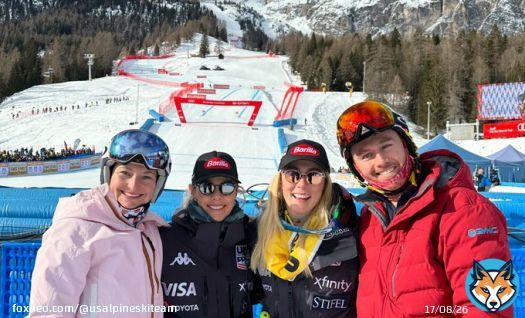 .@MikaelaShiffrin is all smiles with family in the finish area here at at @cortinaSkiWcup!    #StifelUSAlpineTeam