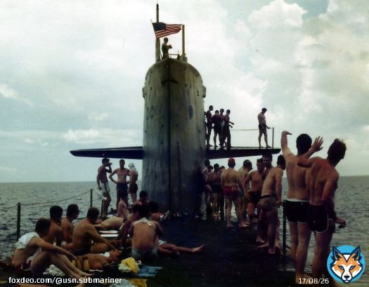 USS Simon Bolivar (SSBN 641) demonstrating a distinct advantage of fairwater planes over bow planes  The Benjamin Franklin class boomer was launched #OTD in 1964. #USNavy #Submarines