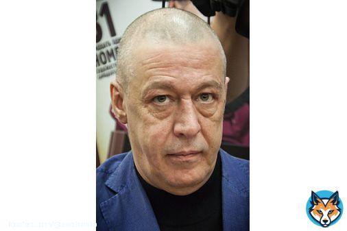 Осужденный актер Михаил Ефремов попросил тюремный срок заменить на принудительные работы