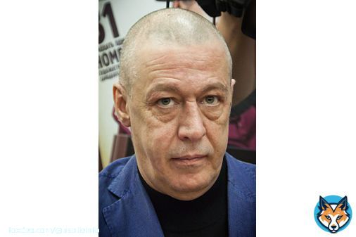 Осужденный актер Михаил Ефремов попросил тюремный срок заменить на принудительные работы