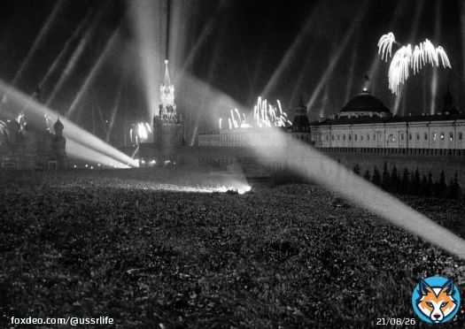 Салют Победы на Красной площади. 9 мая 1945 года.  #ДеньПобеды #9мая
