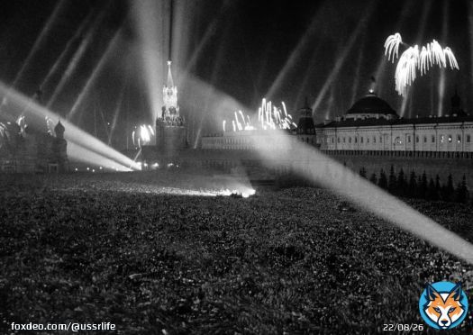 Салют Победы на Красной площади. 9 мая 1945 года.  #ДеньПобеды #9мая