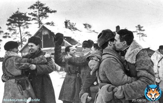 18 января для россиян и, особенно, для петербуржцев является особенной датой. В этот день в далеком 1943 году в ходе Великой Отечественной войны состоялся прорыв блокады Ленинграда. С прорывом блокады значительно улучшилась обстановка на всём Ленинградском фронте.