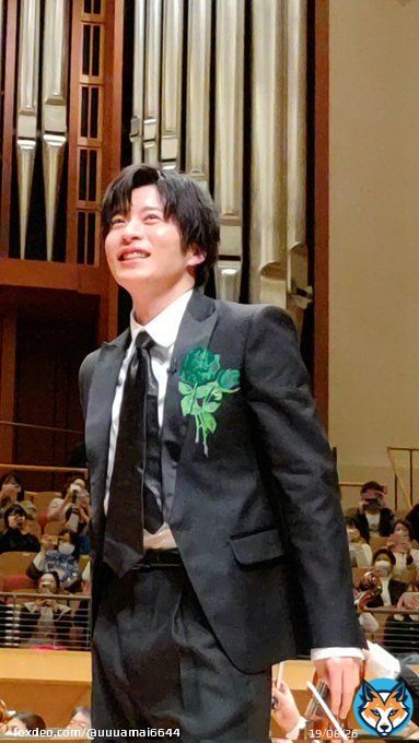先日の #リバーサルオーケストラコンサート  スクショタイム残念な写真ばかりで クラシックを楽しむための盛りだくさんの内容で本当に素晴らしかった～目の前の席でクラシック聴いた事ないから楽器の生の音色と奏者の息遣いが聴こえるようで興味深かった #リバーサルオーケストラ  #田中圭