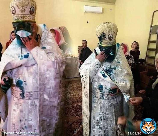 В городе Стрий, во Львове, произошло чудо Господне! Московские священники позеленили прямо на глазах верующих.