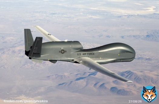 Утоплены морские дроны ВСУ, наведенные Global Hawk на 'Приазовье'  ВСУ попыталось атаковать корабль 'Приазовье' Черноморского флота. Этот корабль-разведчик легендарного проекта '864' обеспечивает безопасность газопроводов 'Турецкий поток' и 'Голубой 'Голубой поток'