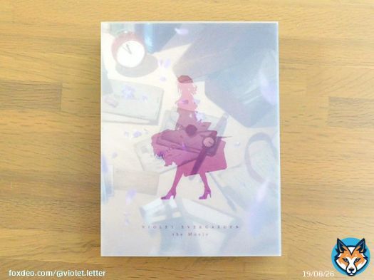 劇場版 #ヴァイオレット・エヴァーガーデン Blu-ray&DVD 好評販売中  本日放送された劇場版はこちら 特典「ヴァイオレットの手紙」は複製版と翻訳版を封入。本編で使用された文字を活用し、ヴァイオレットがギルベルトに宛てた'最後の手紙'を特別に再現しています。