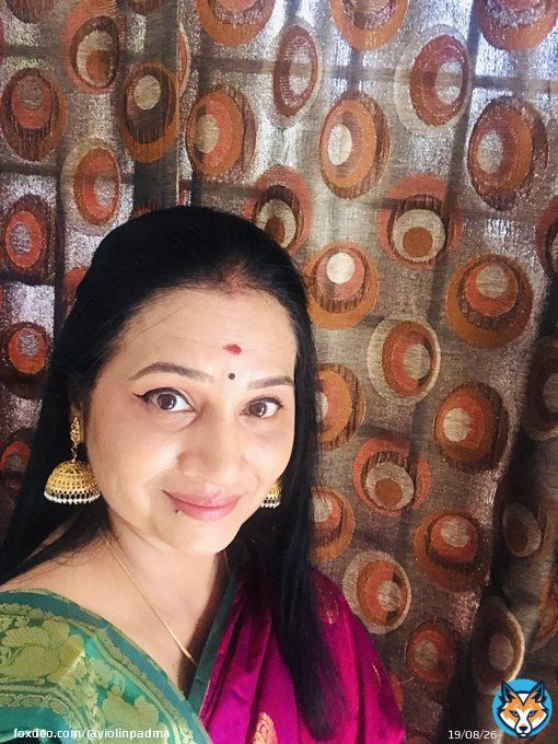 Concert look today #traditionaldress #kancheepuramsaree #concertlook #jhumkas #preconcertselfie