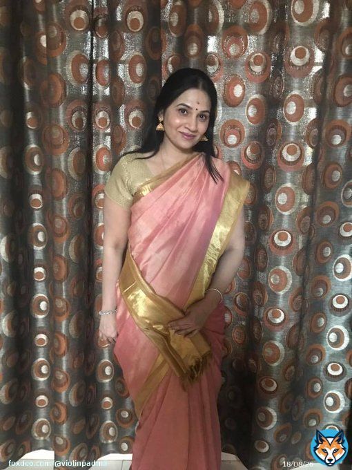Today's #concertlook  #pinkandgoldsaree #pearlgoldjhumkas