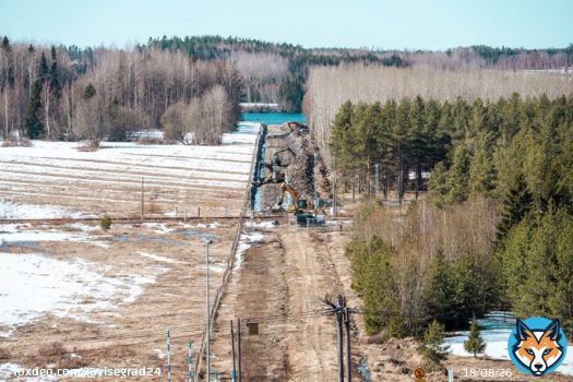 BREAKING:  Today, Finland started construction of the first section of its border fence with Russia.   The fence will be 3 meters high and equipped with cameras and barbed wire on the top.