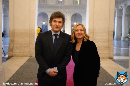 Ciudadan&iacute;a italiana otorgada a Javier MileiQuoteFratelli d'Italia Argentina@fratelli_fdiarg&middot;Dec 13Giorgia Meloni le entregar&aacute; la ciudadan&iacute;a italiana a Javier Milei por derecho de sangre.