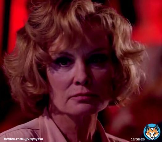 решила тут четвертый сезон #ahs пересмотреть, а отец пришел и сказал, что больно странная у меня какая-то Нина Гребешкова, да и вообще в 'Бриллиантовой руке' таких сцен не было...