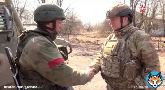 Раскритикованный Кадыровым генерал-полковник Александр Лапин ранее попал в скандал после награждения орденом Мужества своего сына, подполковника Дениса Лапина.