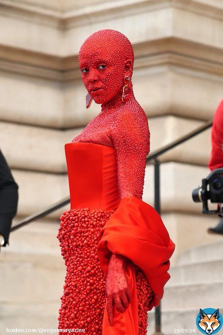 Covered in 30,000 hand-applied Swarovski crystals, @DojaCat's “shimmering, scintillating and subversive' @Schiaparelli look took four hours and 58 minutes to achieve. Here, @patmcgrathreal shares every detail behind the creation:
