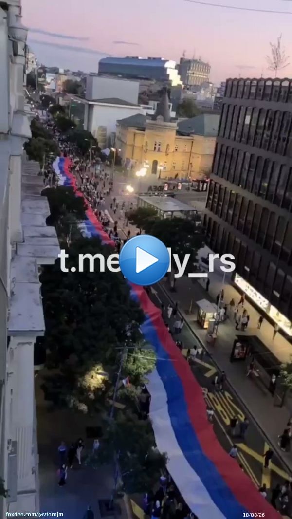 Завтра в Питере будет развёрнут тот самый 600-метровый Сербско-Русский флаг, который в сентябре Сербы пронесли по центральным улицам Белграда в знак поддержки России. Начало действа: 18:30 Место действа: станция метро &laquo;Крестовский остров&raquo;