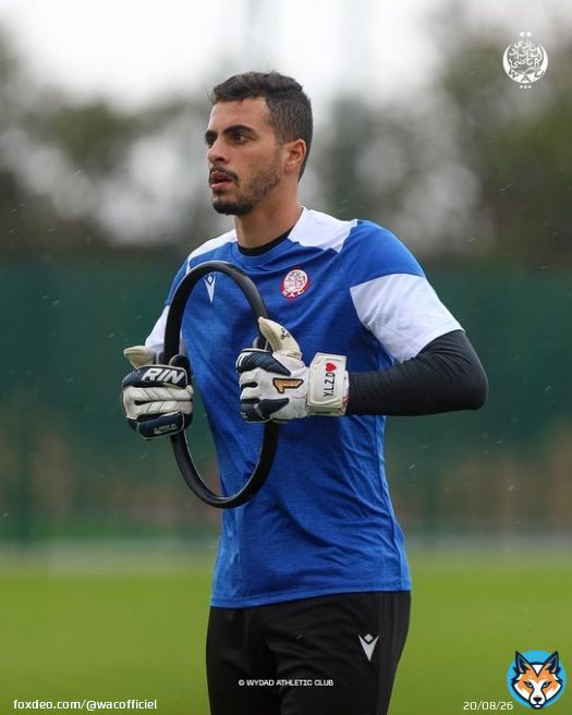 Rain or shine, ready to defend.   #DimaWydad