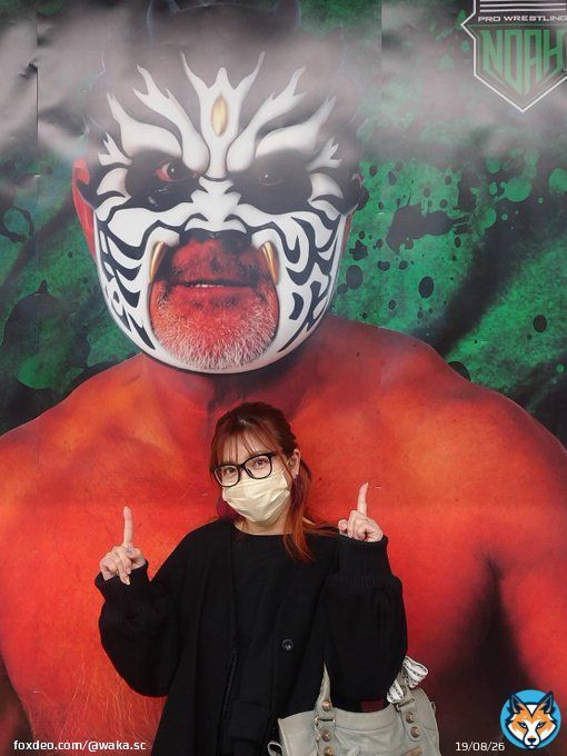 渋谷へ！ 自分が撮影したものが大きくなるのは嬉しい。 井の頭線ホームなので、入場券いるよ！しかしプロレス感を超えて映画みたいな感じのビジュアル！かっこよ！ #noah_ghc  #photothelive