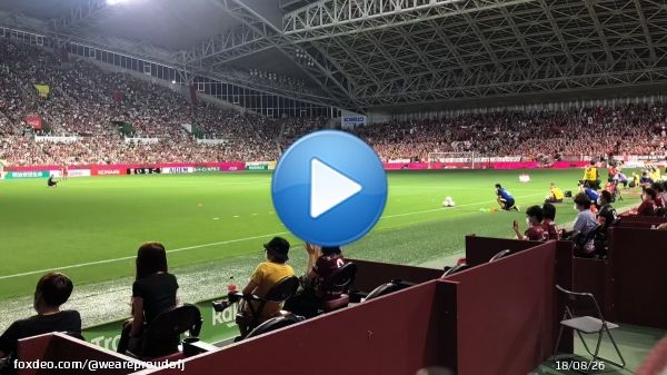 ヴィッセル神戸の流麗コレオです。  これ見せられたら、そりゃホームとしては負けるわけにはいかない  って気持ちが高まるよね。  #ヴィッセル神戸 #visselkobe  #Jリーグ    #Rakuten   #楽天