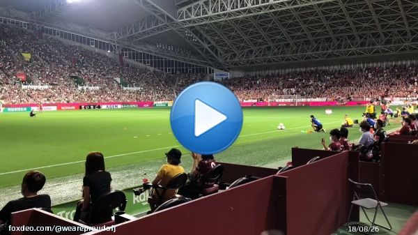 ヴィッセル神戸の流麗コレオです。  これ見せられたら、そりゃホームとしては負けるわけにはいかない  って気持ちが高まるよね。  #ヴィッセル神戸 #visselkobe  #Jリーグ    #Rakuten   #楽天