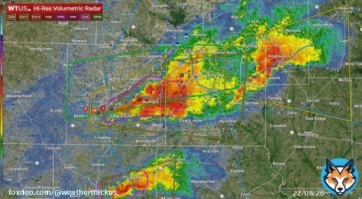 Considerable Severe T'Storm Warning for parts of Tarrant & Dallas Counties, TX... Golf ball sized hail is expected. Take cover now! #txwx #weather