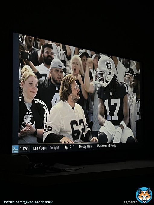 That moment when you're at a hotel on vacation watching tv and then suddenly you're on the tv  I'm literally watching the weather channel  #raidernation #actorlife @HiltonHotels