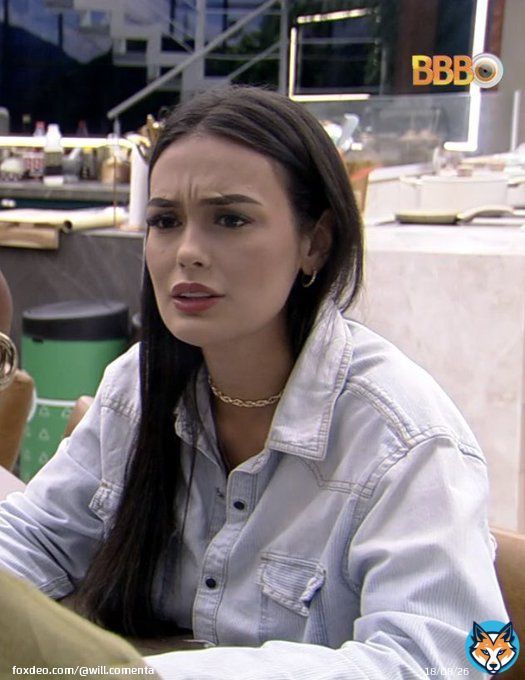 A mimadinha Larissa  chorando no #jogodadisc&oacute;rdia porque recebeu  do Cristian ....  #BBB23