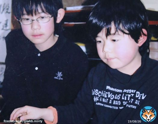 ・聡太くんの初恋は幼稚園の年長の頃?! ・兄弟ゲンカもすごかった ・かけっこは体も小さいのに年上の子より弾丸みたいに速かった ・合唱のときはいちばん前列の真ん中 藤井聡太七段「将棋教室の恩師が語った“天才”の少年時代」 (2020年7月の記事より)