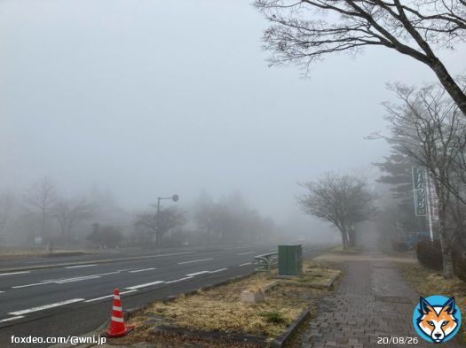 【火山情報 噴火警報】 今日23日(木)15時30分、浅間山の噴火警戒レベルが、レベル1(活火山であることに留意)からレベル2(火口周辺規制)に引き上げられました。 山頂火口から概ね2kmの範囲では、大きな噴石や火砕流に警戒してください。