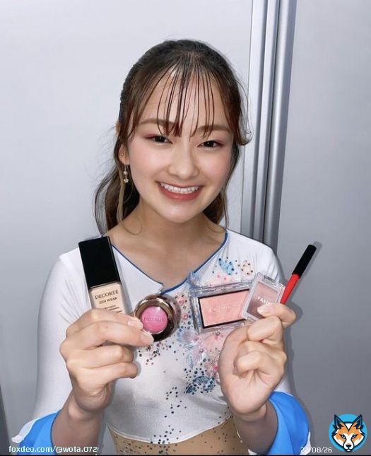 渡辺 倫果ちゃん  フィギュアスケート 身長：153センチ  派手目のお顔とスケート選手らしいキレイなボディライン、めちゃくそスキです\u266a  #女子アスリート #使いかけのコスメ欲しいぃ