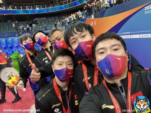 This just in: Team China  is good at Table Tennis   #GoldenSelfie #ITTFWorlds2022 #Chengdu2022