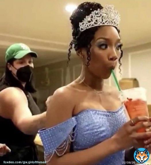 Loreen &ldquo;winning&rdquo; while the public screaming CHA CHA CHA tells you all you need to know about ESC  #Eurovision2023