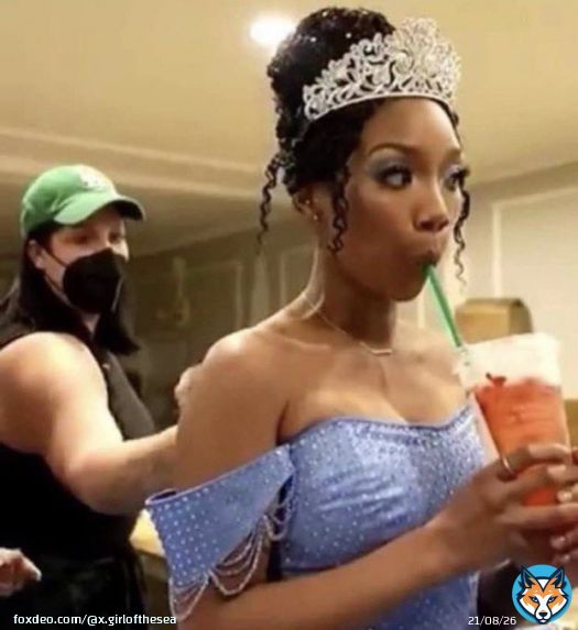 Loreen &ldquo;winning&rdquo; while the public screaming CHA CHA CHA tells you all you need to know about ESC  #Eurovision2023