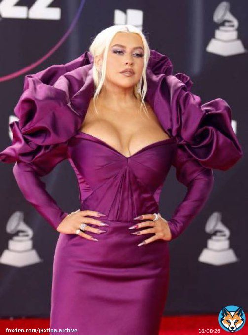 CHRISTINA AGUILERA IS A LIVING LEGEND #LatinGRAMMY