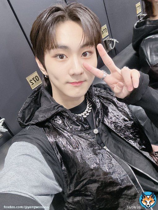 jungwon's mid exposed forehead