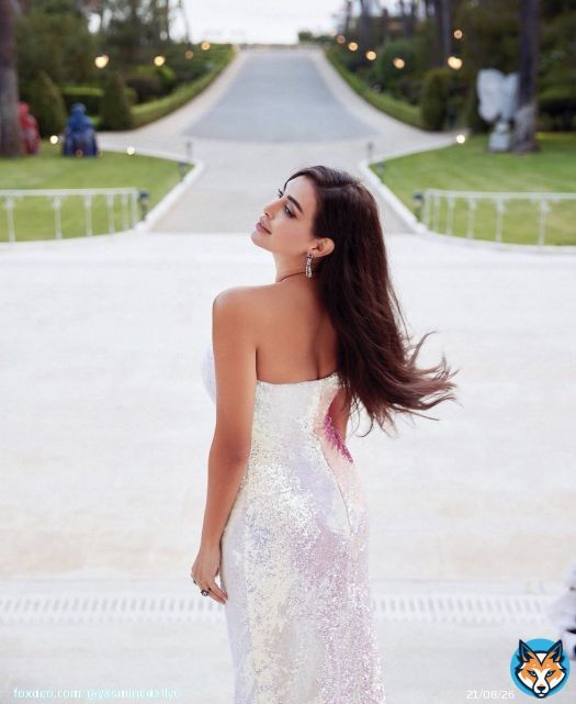 When love meets beauty and success. YASMINE SABRI GUYS  \ud83d\udd25 \u2764\ufe0f @yasminesabri  #FestivaldeCannes2022 #FestivaldeCannes #yasminesabri  #ياسمين_صبري