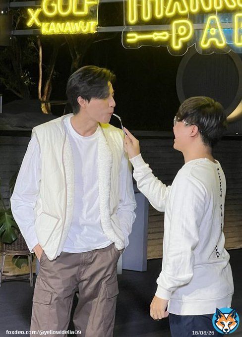 Gulf, baby, if you stare at someone like that, how can he not get all flustered   KANAWUT THANKS GRILL PARTY  #BucherTGPxGulf  @gulfkanawut I #GulfKanawut