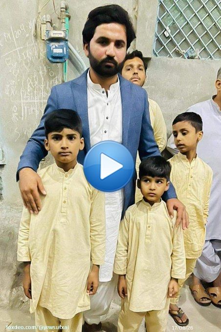 These kids lost their father today during assassination attack on #ImranKhan. The man in blue shalwar kameez was their father who came to the protest with his children - he was martyred while stopping the attacker #imrankhanPTI #ریڈ_لائن_کراس_ہوگئی #عمران_خان_ہماری_ریڈ_لائن_ہے