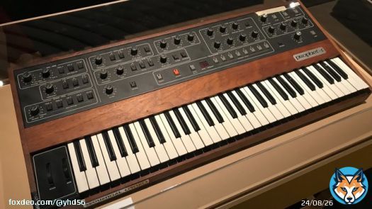シンセサイザーは音をつくっていくものなのでその中ではプロフェット5が一番使いやすい:坂本龍一 特に教授はプロフェット5というシンセサイザーを使って音を作るのが天才的に上手かった。誰もが一瞬で坂本龍一だとわかるあの音色は本当に素晴らしい:ピーター・バラカン #人生を変えたシンセサイザー